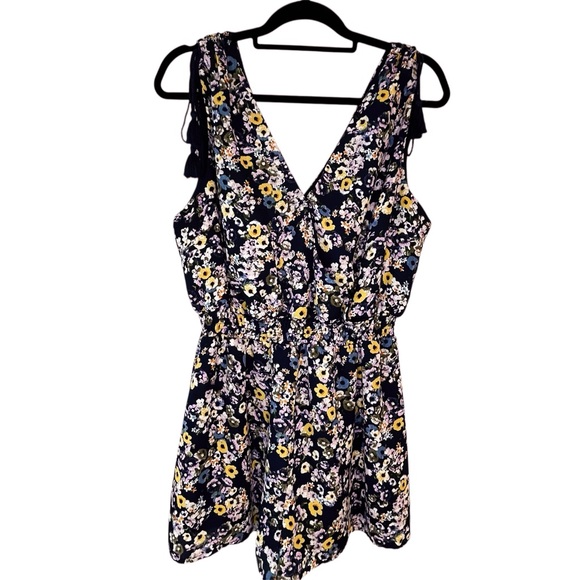 Cupcakes & Cashmere Navy Floral Shoulder Tie Meadow Romper Romantic Feminine - Picture 2 of 15